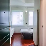 Apartment Design And Wellness With Pool And Gym Mailand