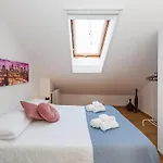 Romantic Navigli Attic Free Garage 255 X 520 Cm Milaan