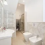 Appartement Romantic Navigli Attic Free Garage 255 X 520 Cm Milaan