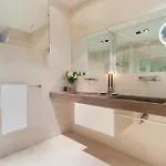 Appartement Guesthost - 500sqm Luxury With Spa, Gym, Terrace, Game & Garage