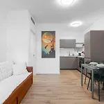 Apartment 2 Apt, M3 Affori 15 Min To Duomo E Wifi Milan