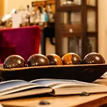 Townhouse 33 Boutique 4*