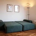 Apartment Chic Design 80 Sqm - Sleeps 6 - Metro 2 Min *