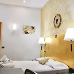 Fiorella فندق