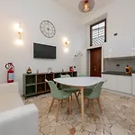 I-host - Bressan 44 *