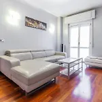 Apartment New Near Station 3 Bedroom Mailand