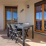 I-host Spacious 2br With 2 Baths & Balcony アパート ミラノ