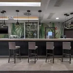 Hilton Garden North Otel