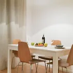 Center White Apartment *