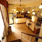 Arco فندق