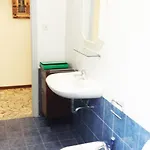 埃多洛公寓 公寓 *