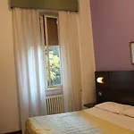 מלון Catalani E Madrid 2*