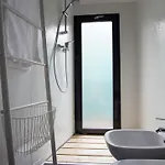 Ecosuite & مكان تخييم ميلان