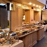 Capitol Hotel 4*