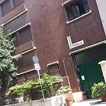 컬러 호스텔 *