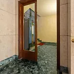 Guesthost - Near Piazza Firenze *