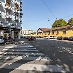 Guesthost - Near Piazza Firenze Appartement