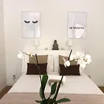 Apartment Center White Milan
