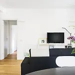Joivy Stylish 1-bedroom Flat