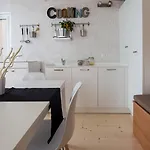 Ecosuite & مكان تخييم ميلان