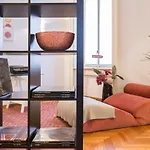 Design Ampio E Luminoso בית הארחה *