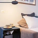 Design Ampio E Luminoso בית הארחה *