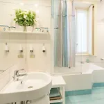 Design Ampio E Luminoso בית הארחה *