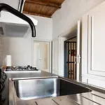 La Del Teatro Bed & Breakfast *