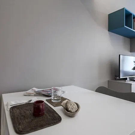 Contempora - Elvezia 8 - E14 * Milan