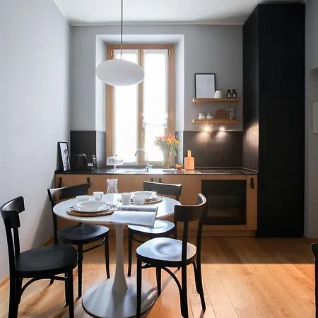 Appartement Plum Guide - Colour Reversal *