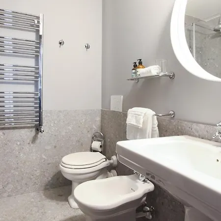 Appartement Plum Guide - Colour Inversion Milan
