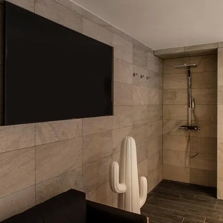 Vivilo With Private Pool-foresteria Apartment *