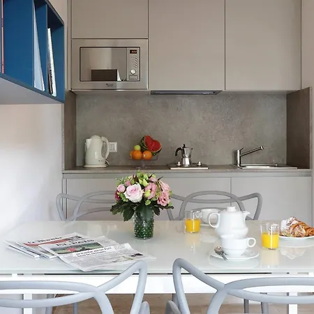 Contempora - Elvezia 8 - E22 アパート *