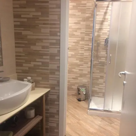Via Fontana 4*