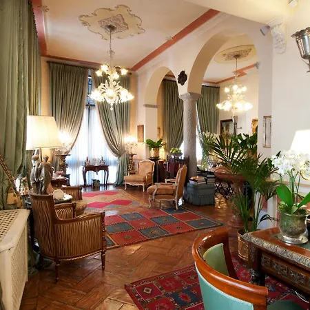 מלון Petit Palais De Charme 4*