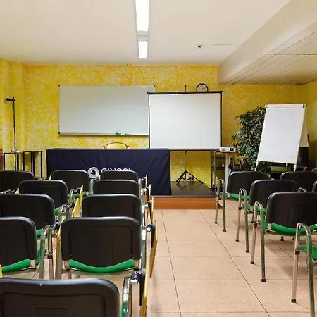 Отель Ginosi Arizona Милан