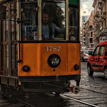 Laura's * Milan