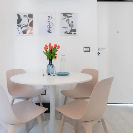 Joivy Vibrant Flat For 4 Near Parks, In Navigli Lägenhet Milano