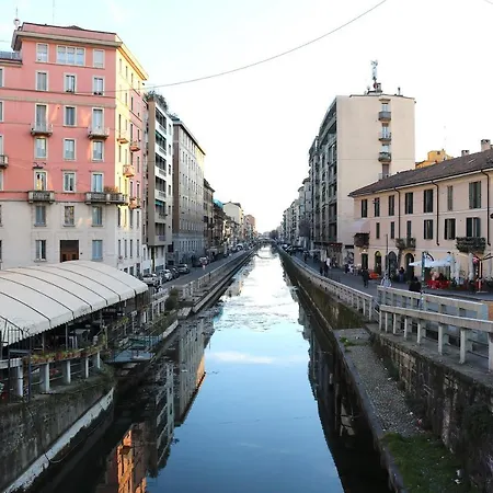 Corso San Gottardo - Darsena Flat Apartament *