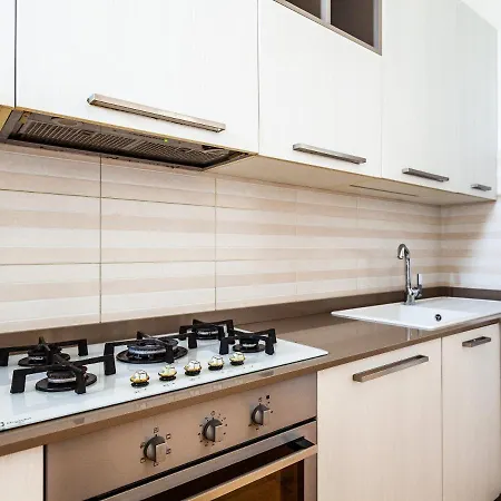 Easyhomes - Station Apartament