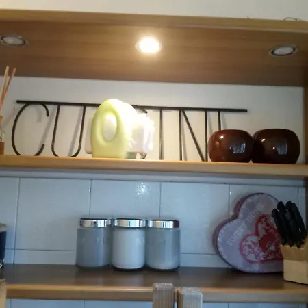 Leoni Charminghouse Apartament *