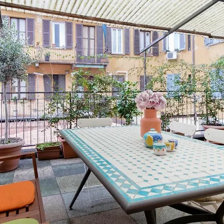 Joivy For 6 With Big Terrace In Centro Storico Apartment Mailand