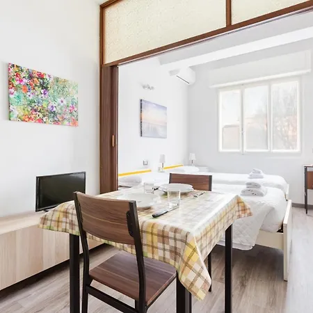 Guesthost - Cozy Apartment *