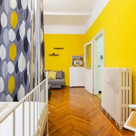 Guesthost - Loreto Courtyard Apartment