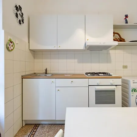 Guesthost - Loreto Courtyard * Milano