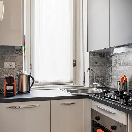 Apartment Hostmate - Milano- Via Filzi - Stazione *