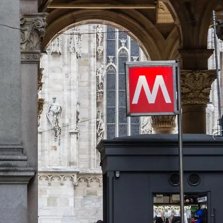 Hotel apartamentowy Bmore Duomo - Luxury Near Duomo Mediolan