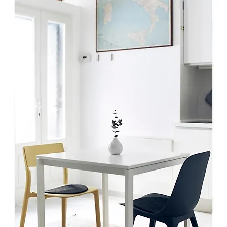 Taking A Walk In The Beating Heart Of Navigli * Milán