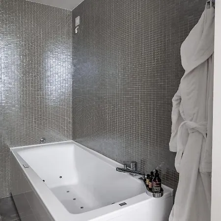 Aparthotel Domux Torre Galfa Sky & Panoramic View Milan