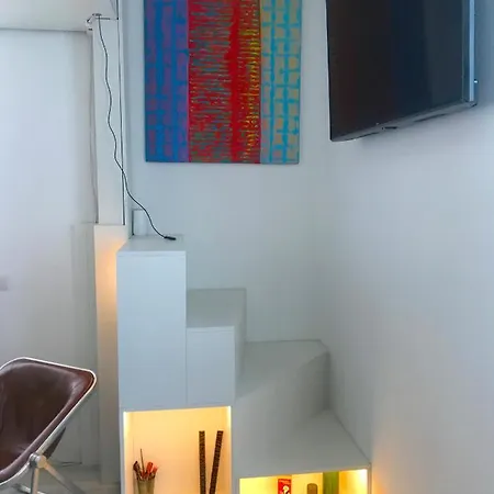 Studio 18